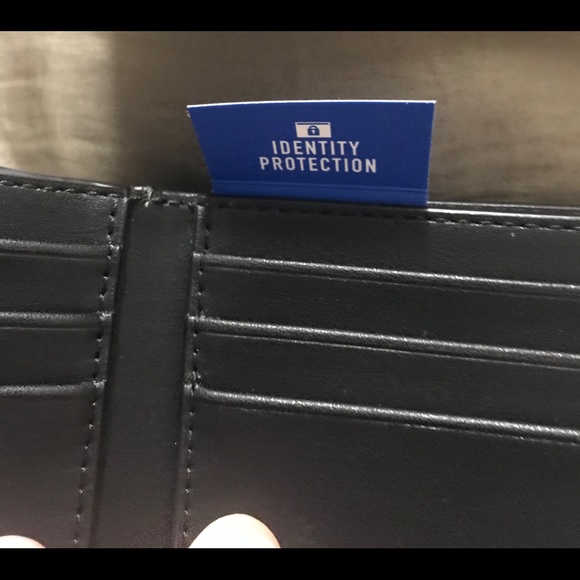 🚨SOLD🚨 Auth Michael Kors Wallet - Picture 2 of 5